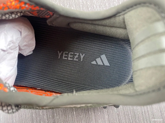 Boost V2 Beluga Adidas Carbon Yeezy HQ7045 350 0727